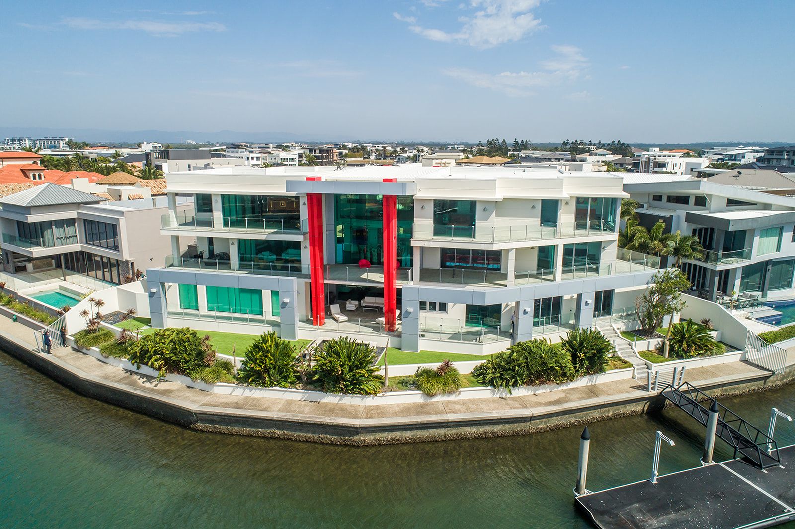 46 48 Royal Albert Crescent, Sovereign Islands QLD 4216 Domain