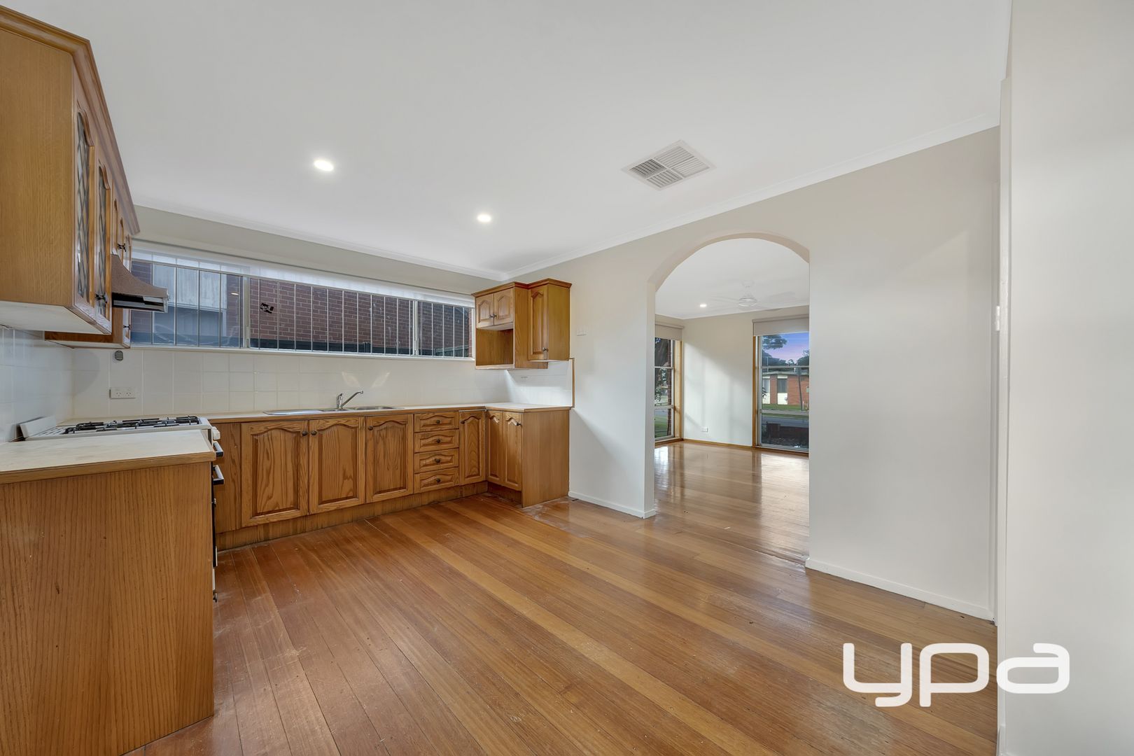 6 Lorraine Crescent, Jacana VIC 3047, Image 2