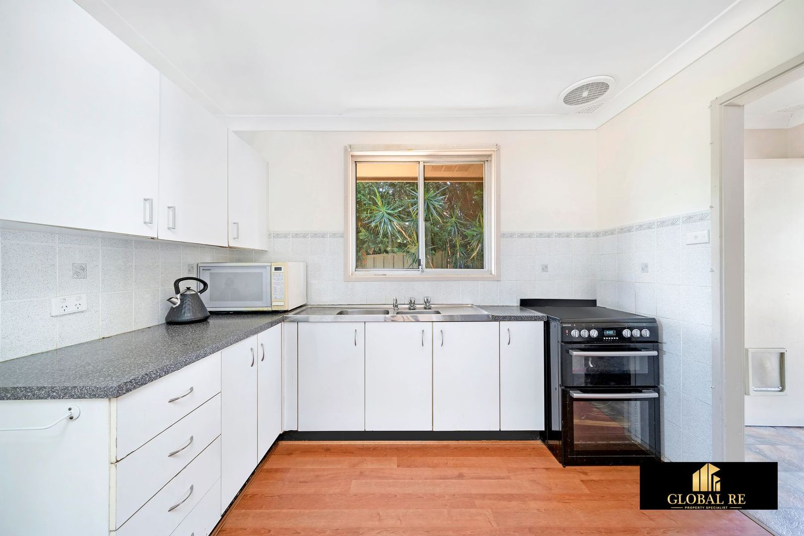 5 Marsanne Place, Eschol Park NSW 2558, Image 1