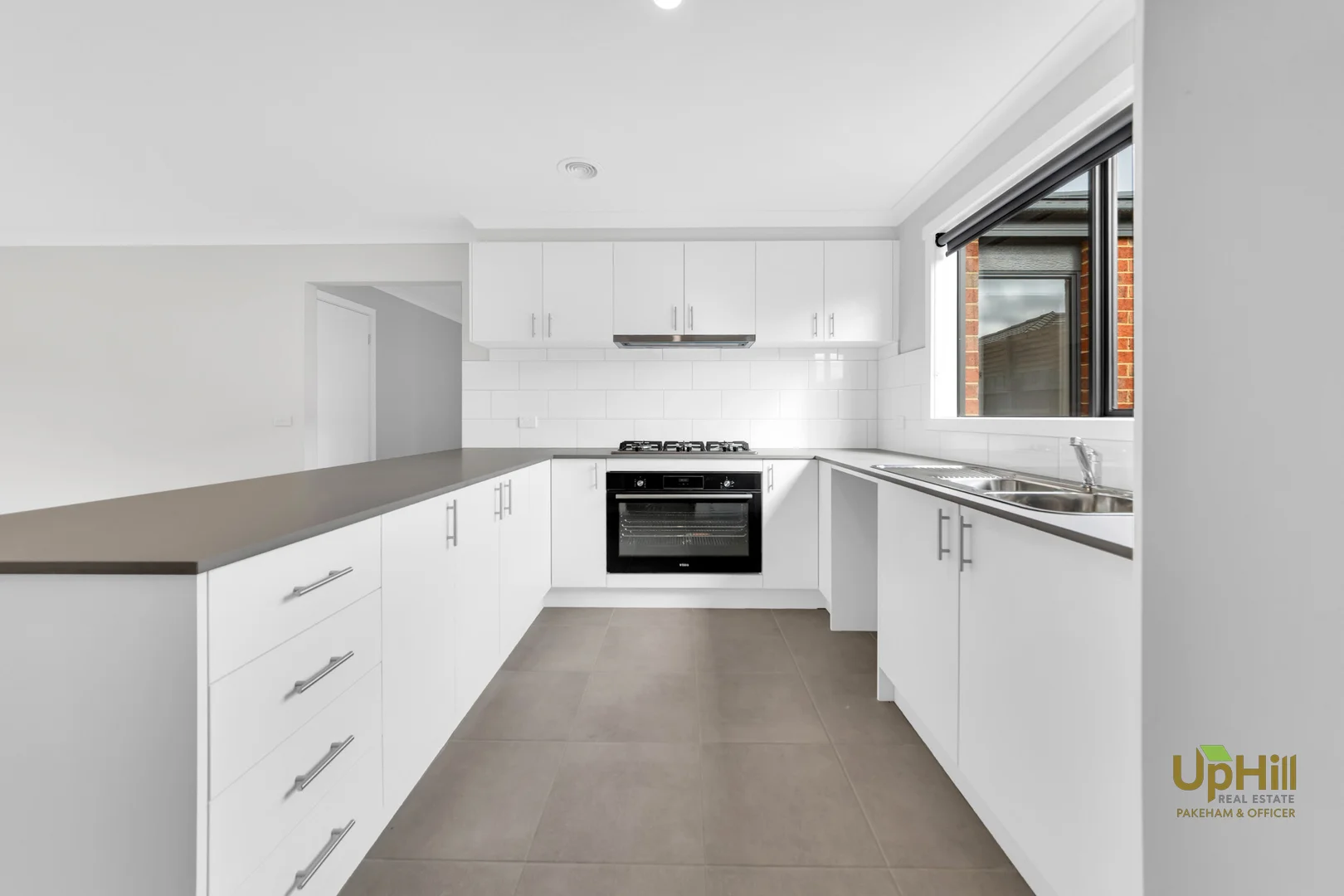 Additional image 3 of 32 Goldshine Crescent, Drouin VIC 3818