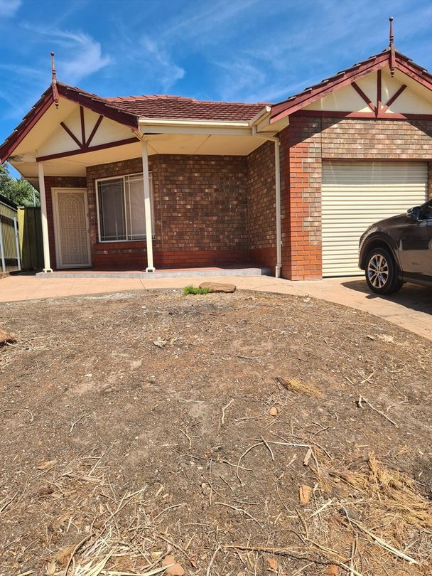 2 bedrooms Villa in 2/71 Capulet Crescent MODBURY SA, 5092