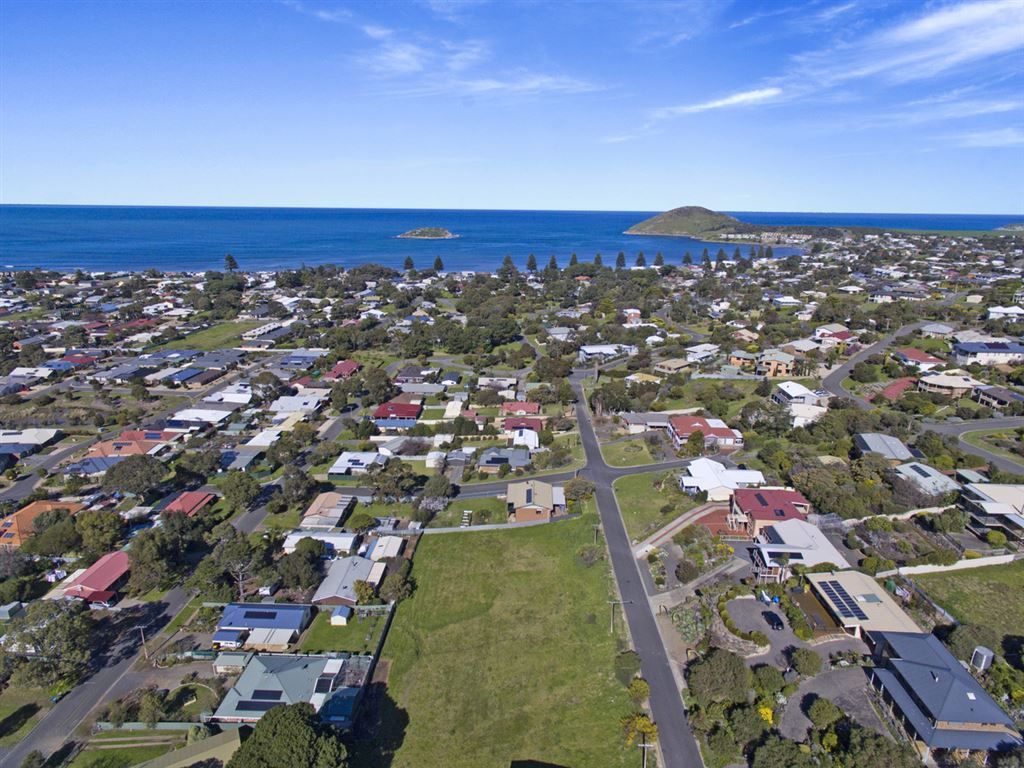 18 & 20 Laurie Avenue, Encounter Bay SA 5211, Image 1