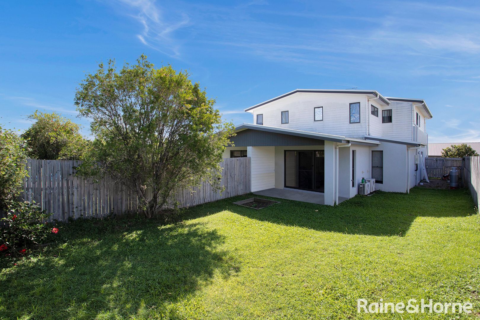 2/30 Halifax Place, Rural View QLD 4740, Image 1