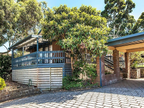 19 Autumn Grove, Mooroolbark VIC 3138