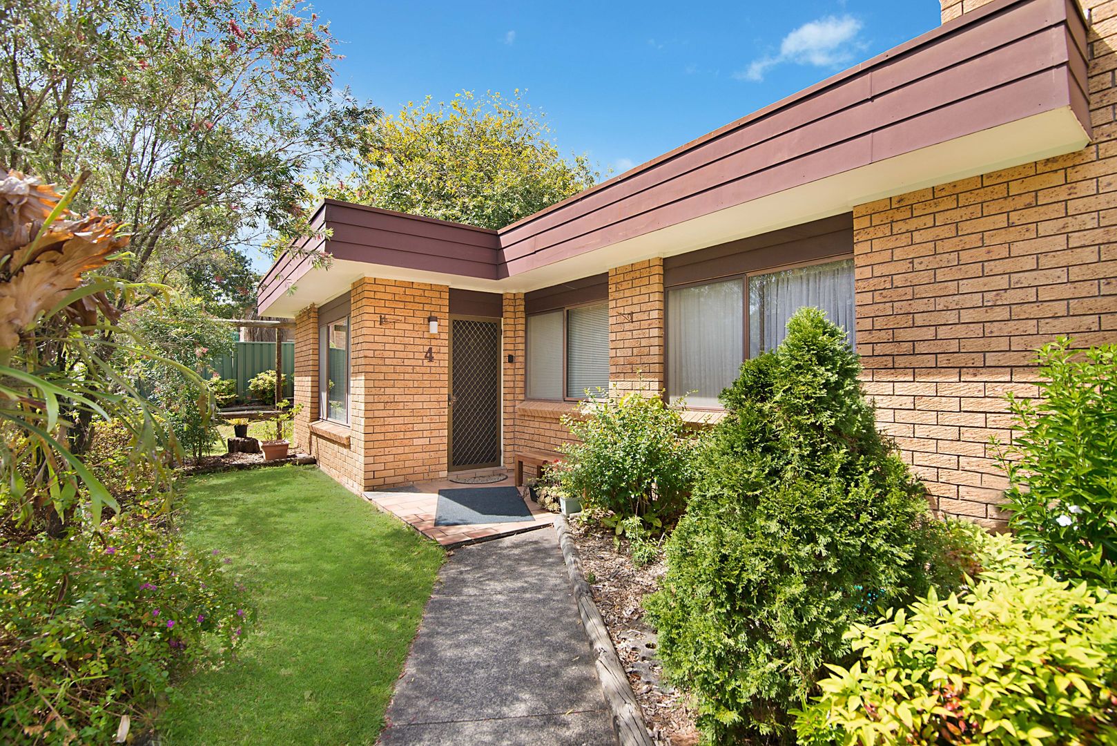 4/203 Albany Street, Point Frederick NSW 2250, Image 1