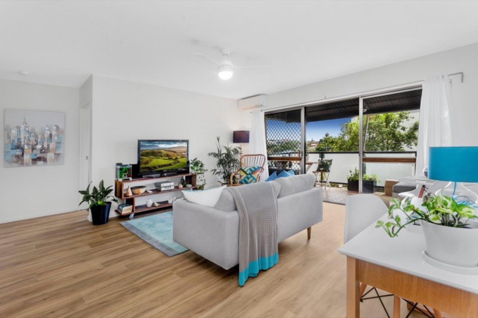 2 bedrooms Apartment / Unit / Flat in 1/45 Kinmond Avenue WAVELL HEIGHTS QLD, 4012