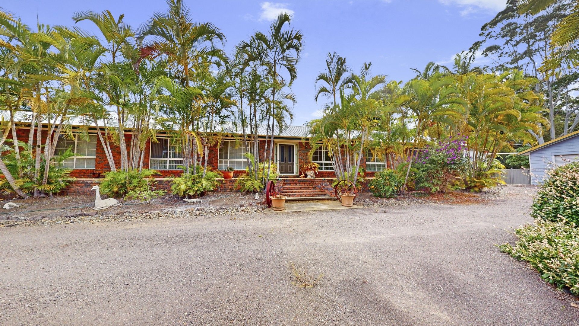 6 bedrooms House in 9 Ironbark Court LAKE MACDONALD QLD, 4563