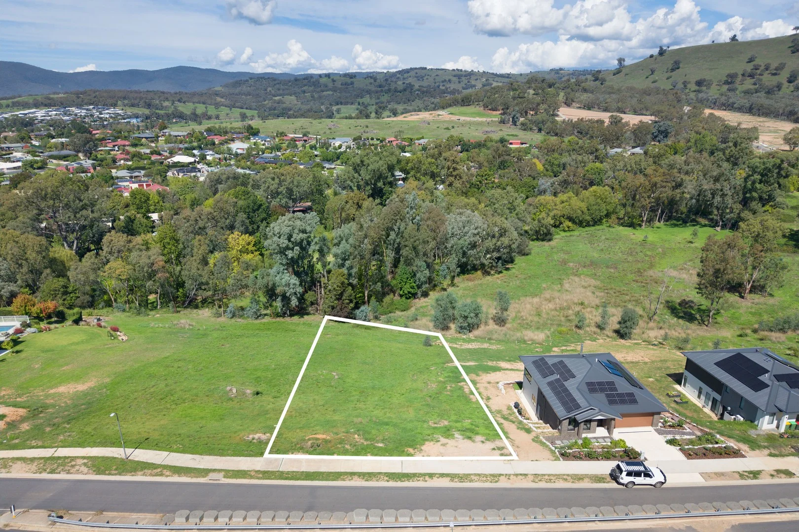 64 Clarendon Avenue, Wodonga VIC 3690