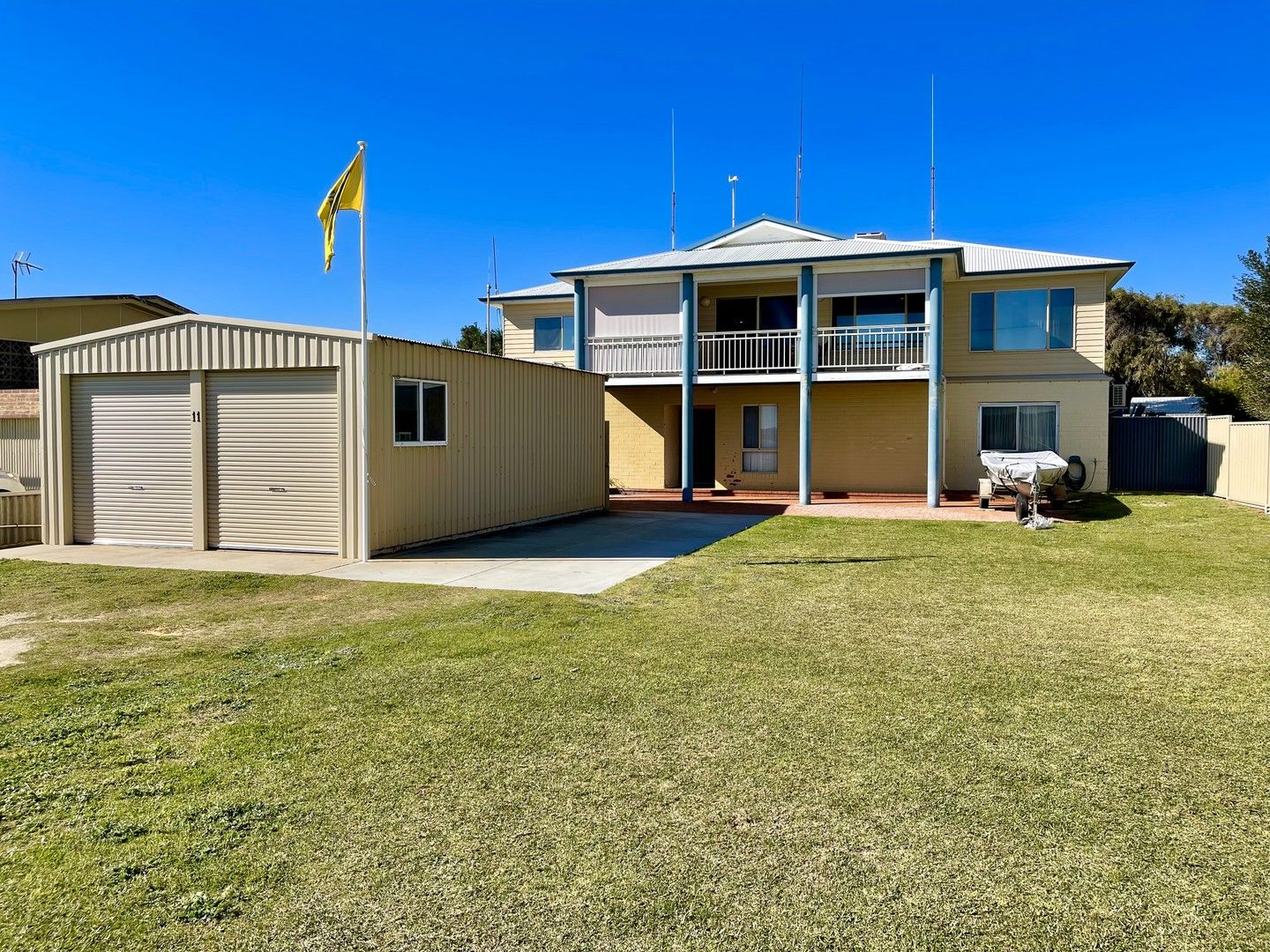 6 bedrooms House in 11 Cunliffe Street LANCELIN WA, 6044