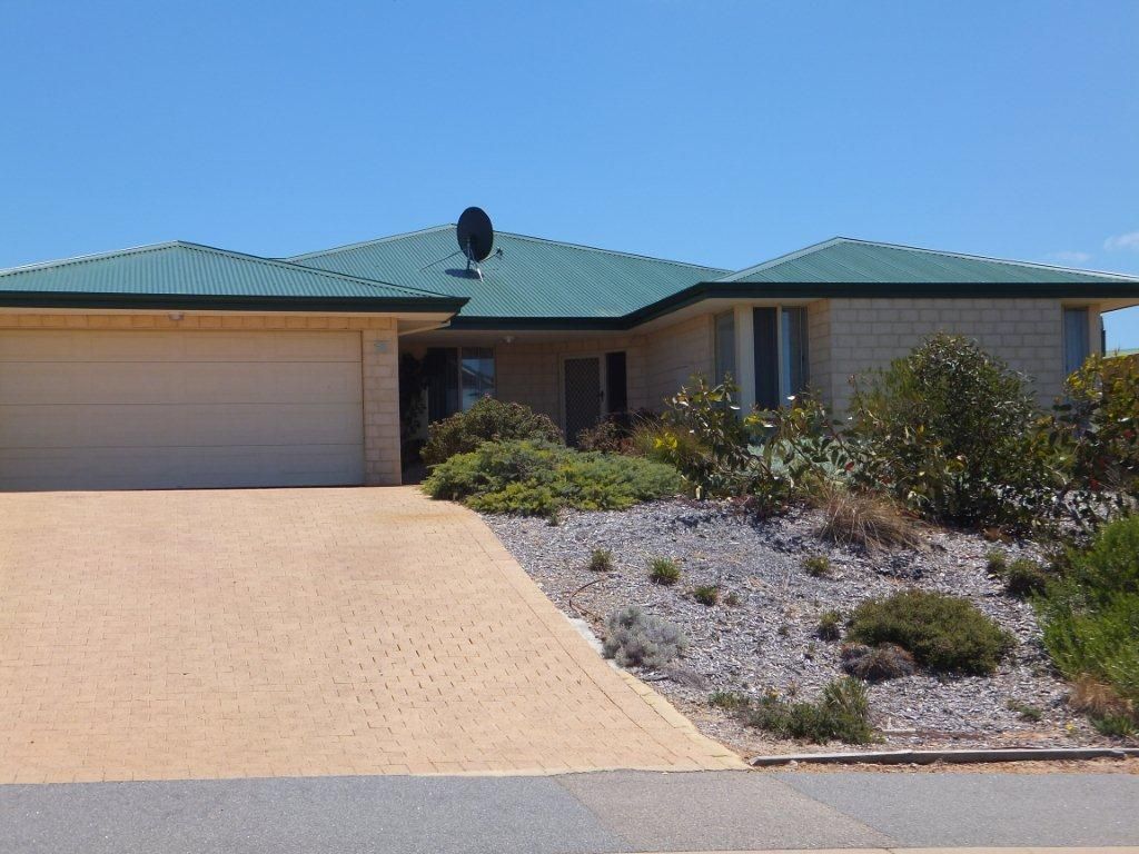 32 Birdwood Street, Hopetoun WA 6348