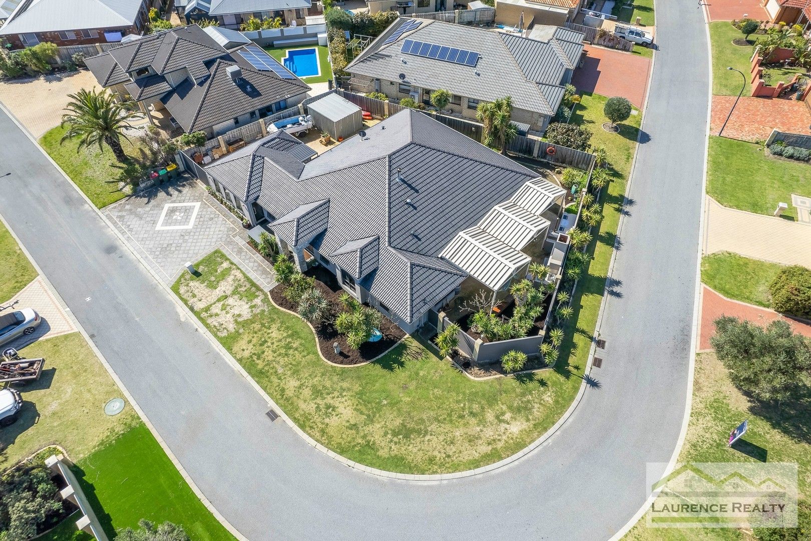 6 bedrooms House in 22 Seville Crest MINDARIE WA, 6030