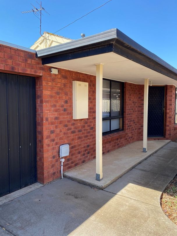 3 bedrooms Apartment / Unit / Flat in 2/256 Morris Road HOPPERS CROSSING VIC, 3029