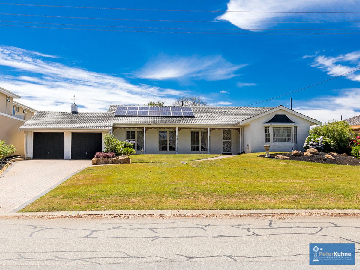 4 bedrooms House in 31 Bernley Drive VIVEASH WA, 6056