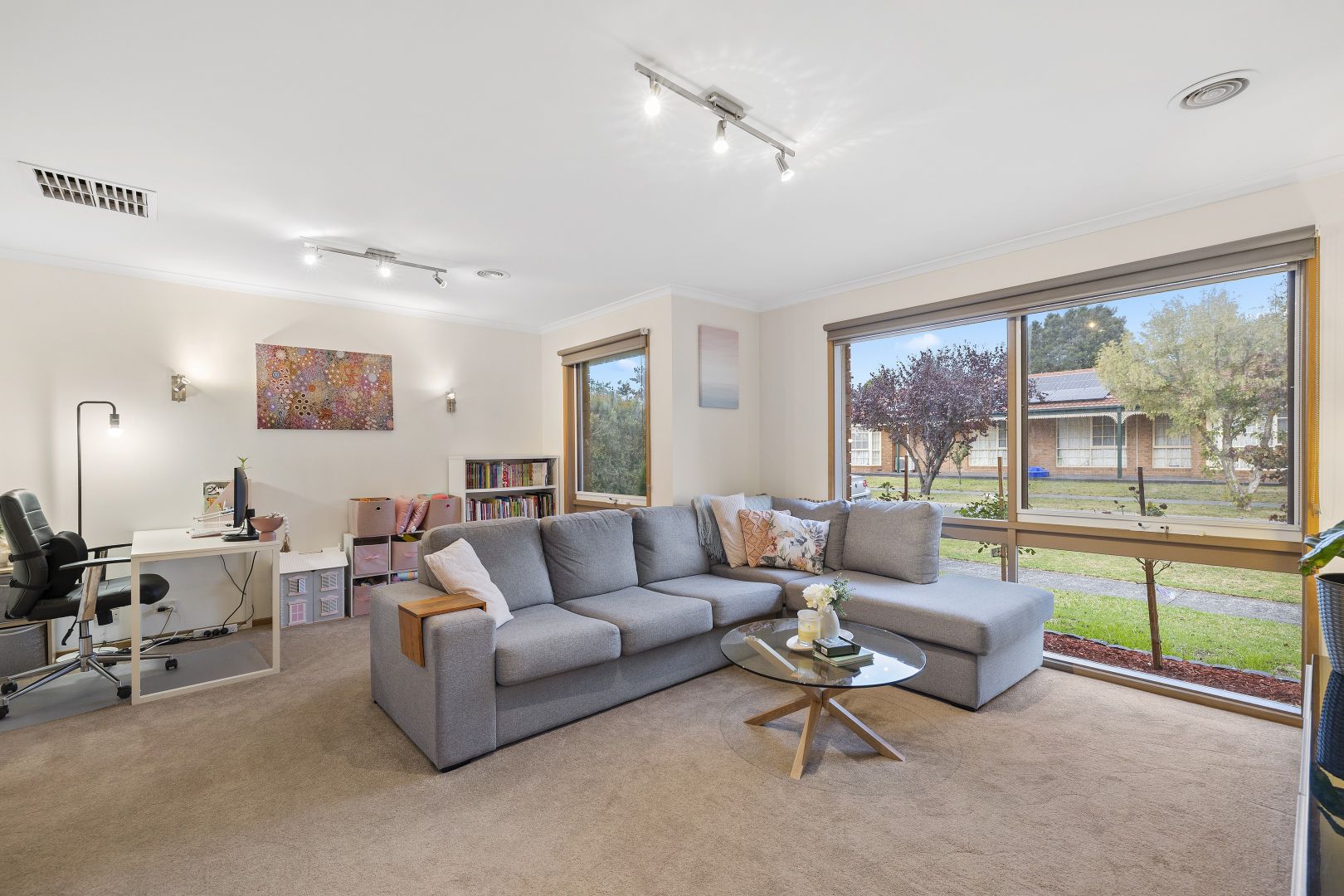 104 Lakeview Avenue, Rowville VIC 3178, Image 2