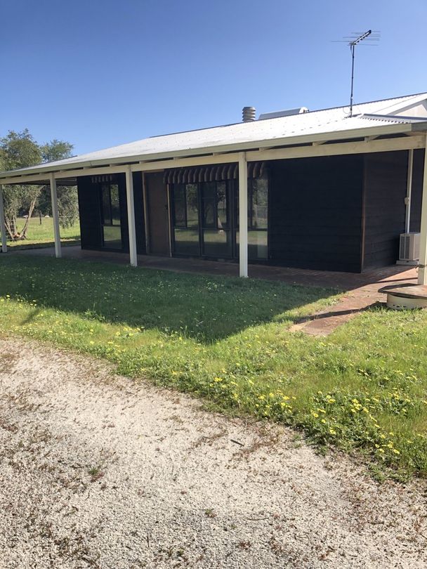 2 bedrooms House in 97B Walker Rd SERPENTINE WA, 6125