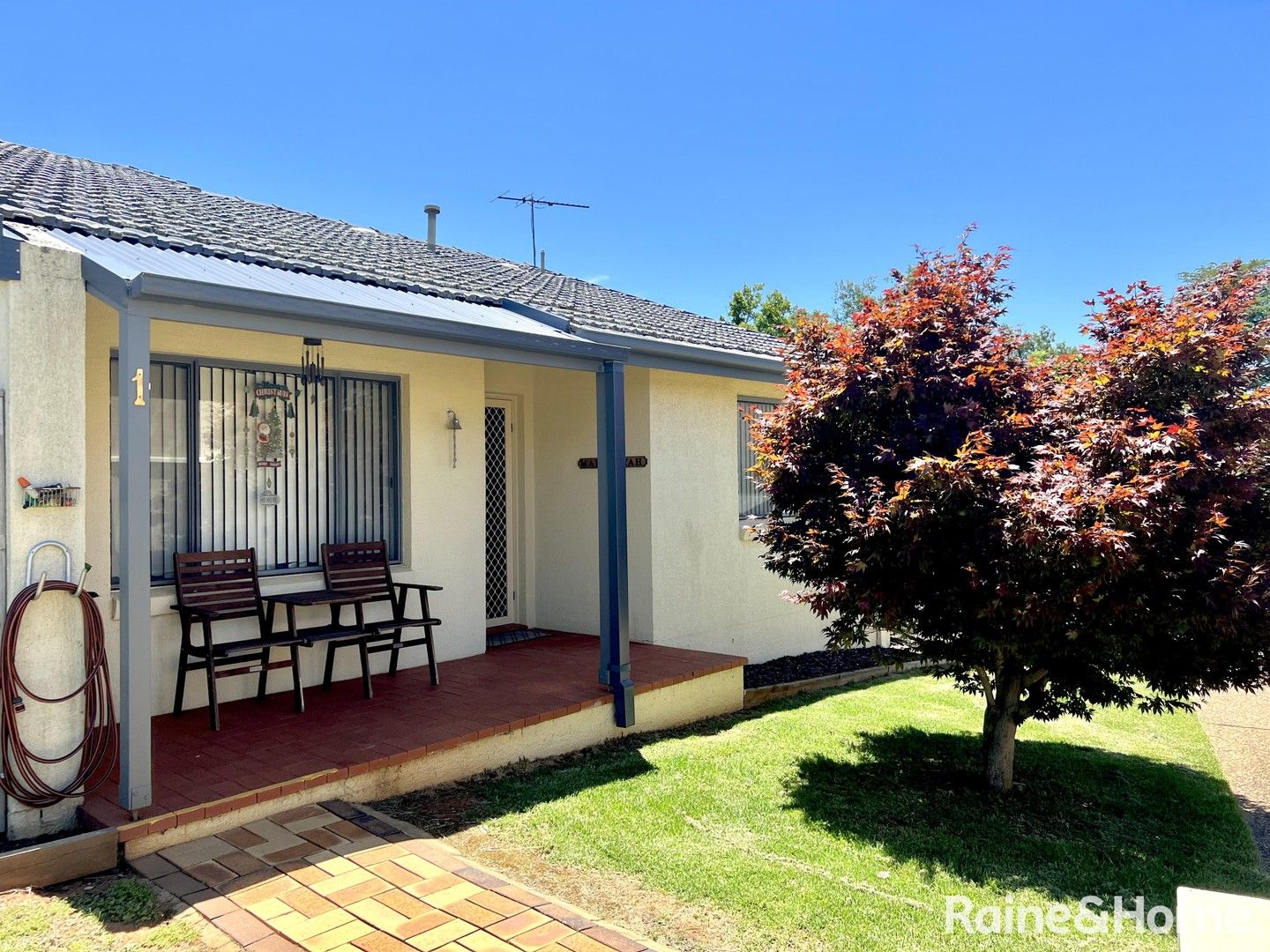 1/4 Old Barracks Lane, Young NSW 2594, Image 0