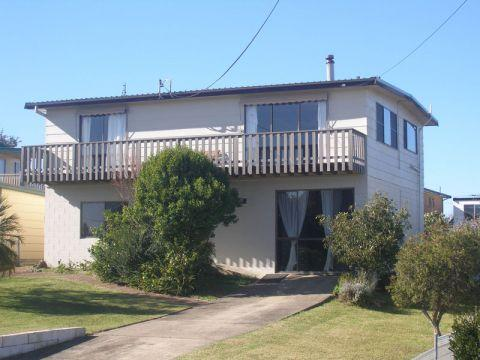 14 Bartlett Drive, Greenwell Point NSW 2540