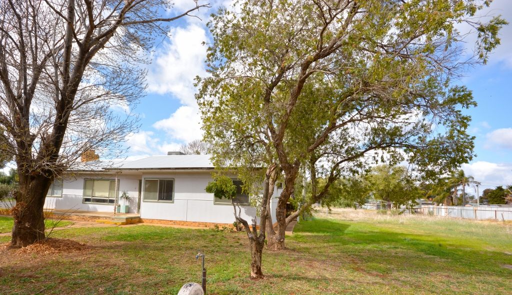 11 Stipa Street, Goolgowi NSW 2652, Image 1