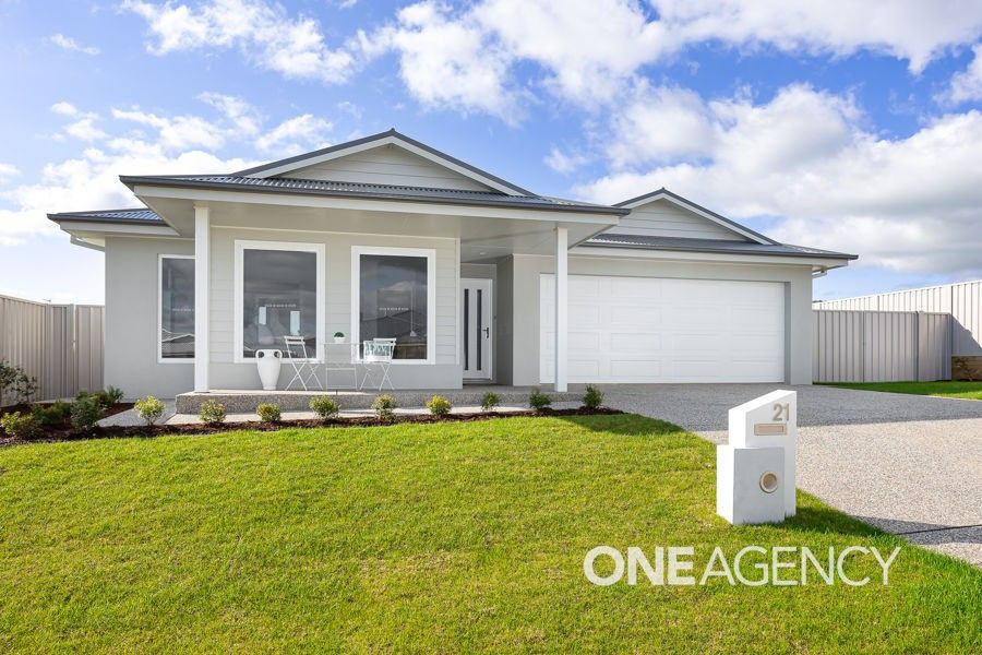 21 BONDI CRESCENT, Gobbagombalin NSW 2650, Image 0