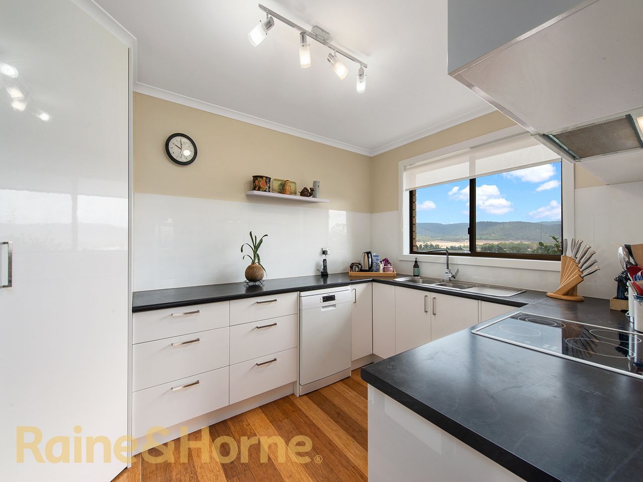 7-8 Howells Place, Triabunna TAS 7190, Image 1