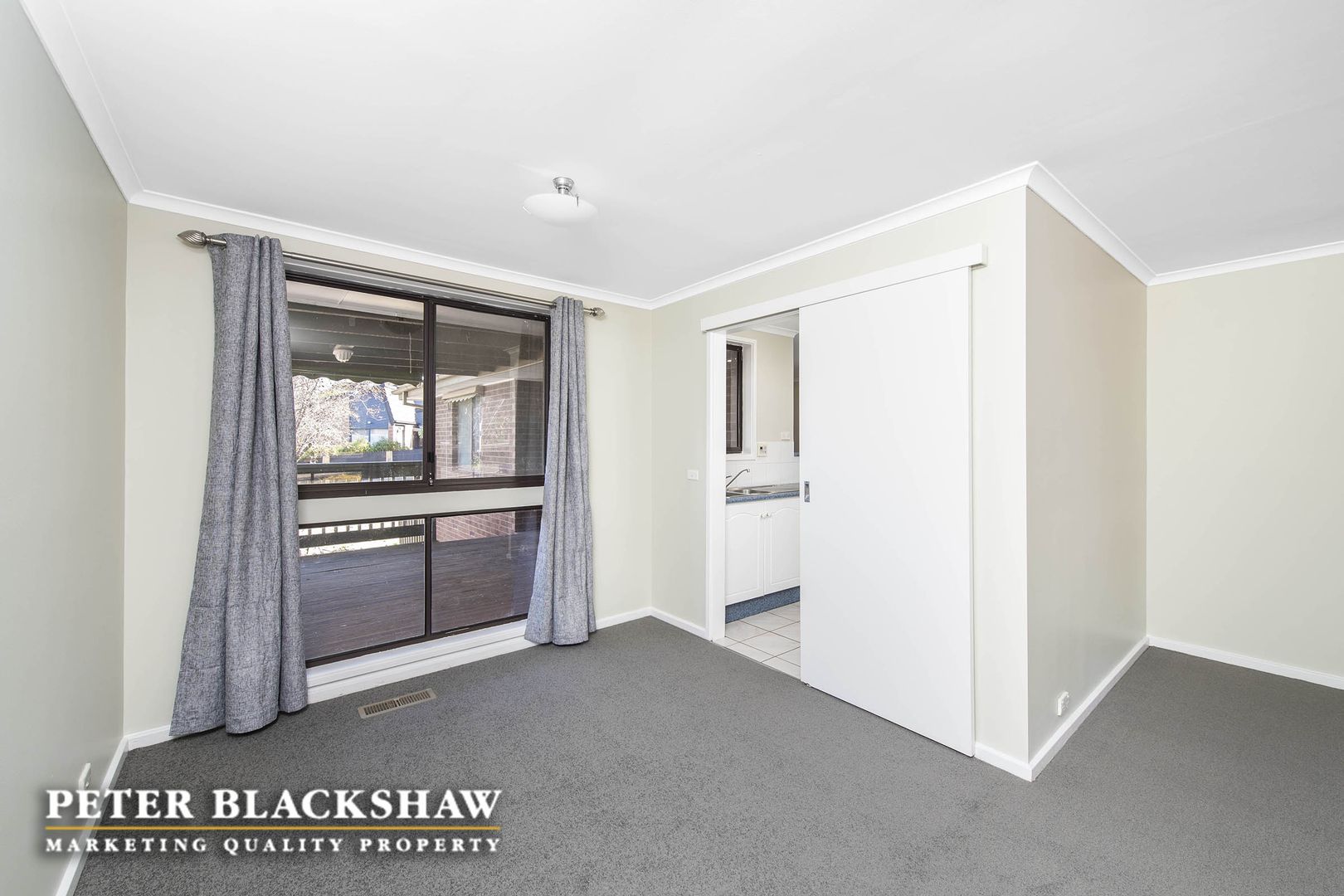 15 McGivern Place, Kambah ACT 2902, Image 2