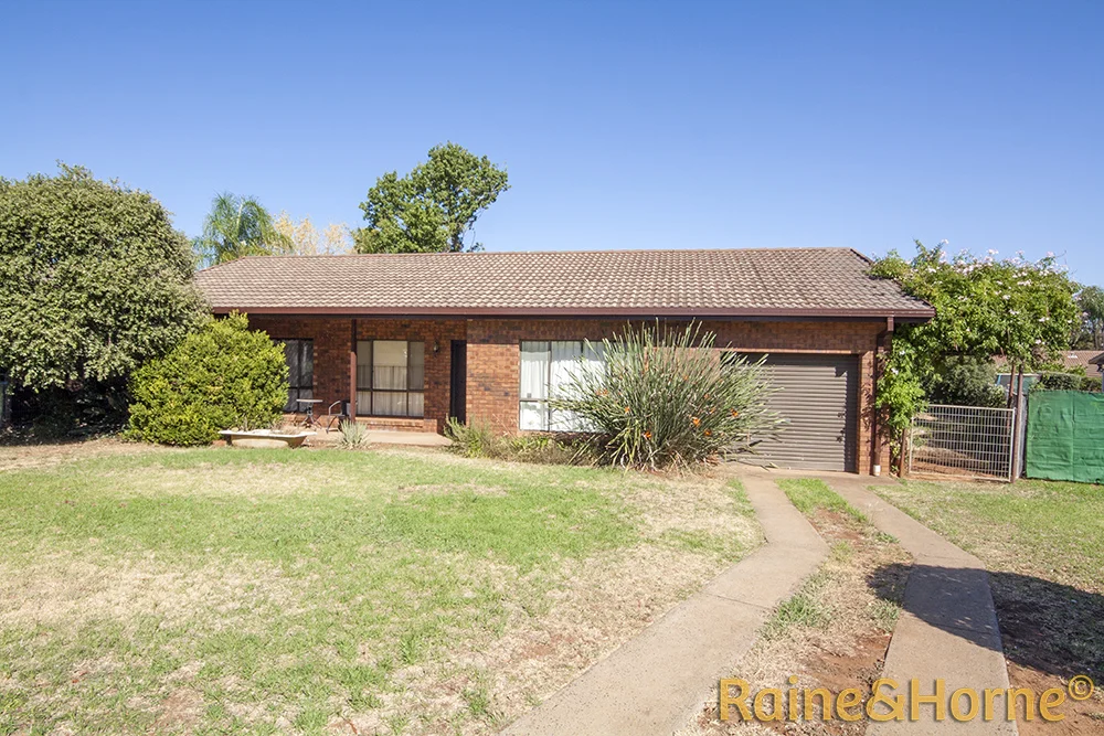 Primary image of 14 Osborne Place, Dubbo NSW 2830