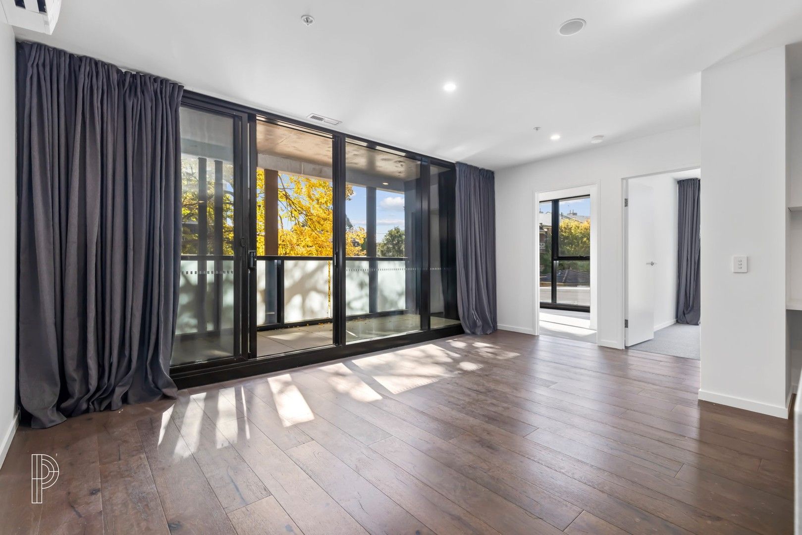 1 bedrooms Apartment / Unit / Flat in 1002/81 Cooyong Street REID ACT, 2612