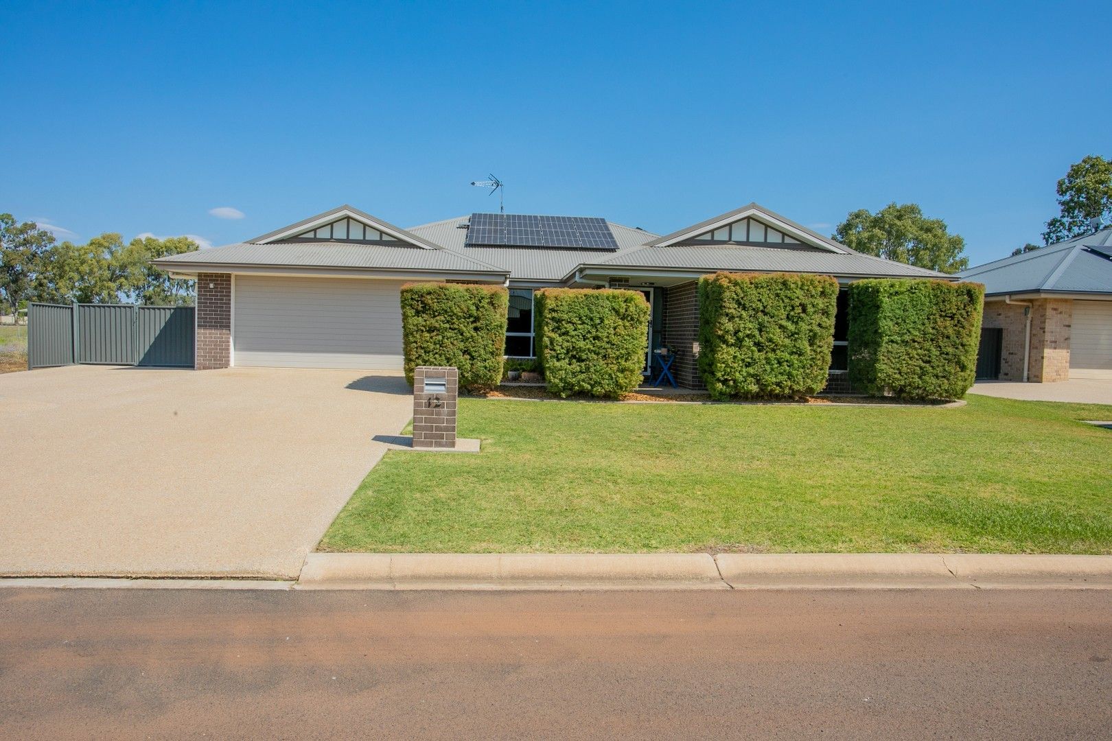 4 bedrooms House in 12 Layne Crescent CHINCHILLA QLD, 4413