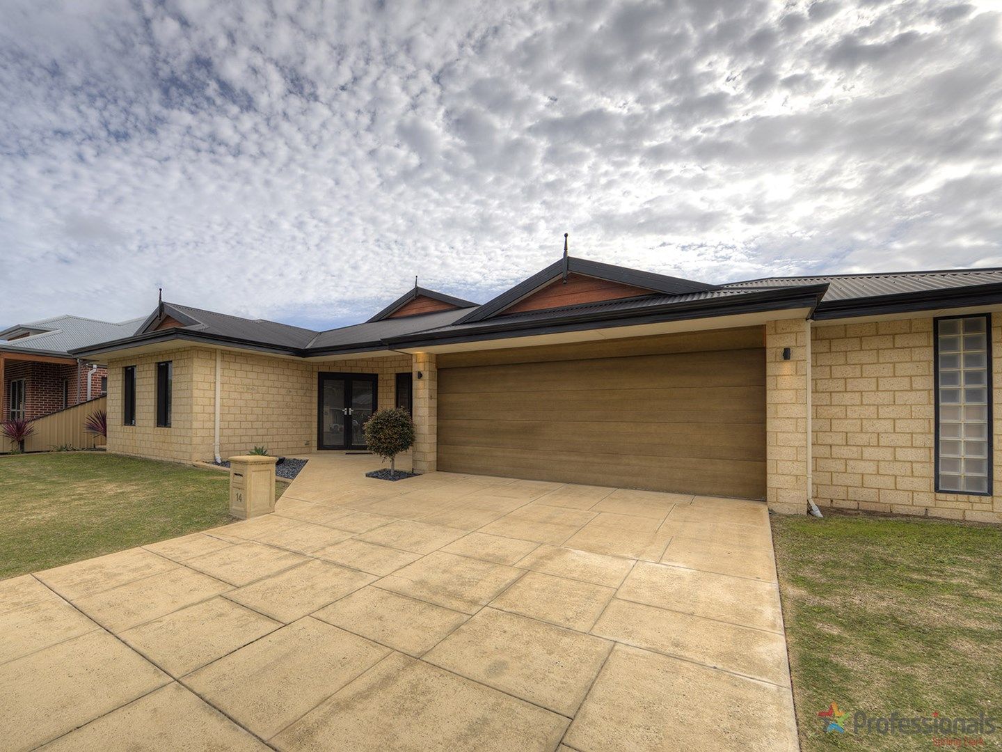 14 Carbine Drive, Wattle Grove WA 6107, Image 1