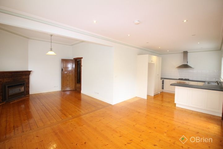 3 bedrooms House in 8 Hawking Street PRESTON VIC, 3072