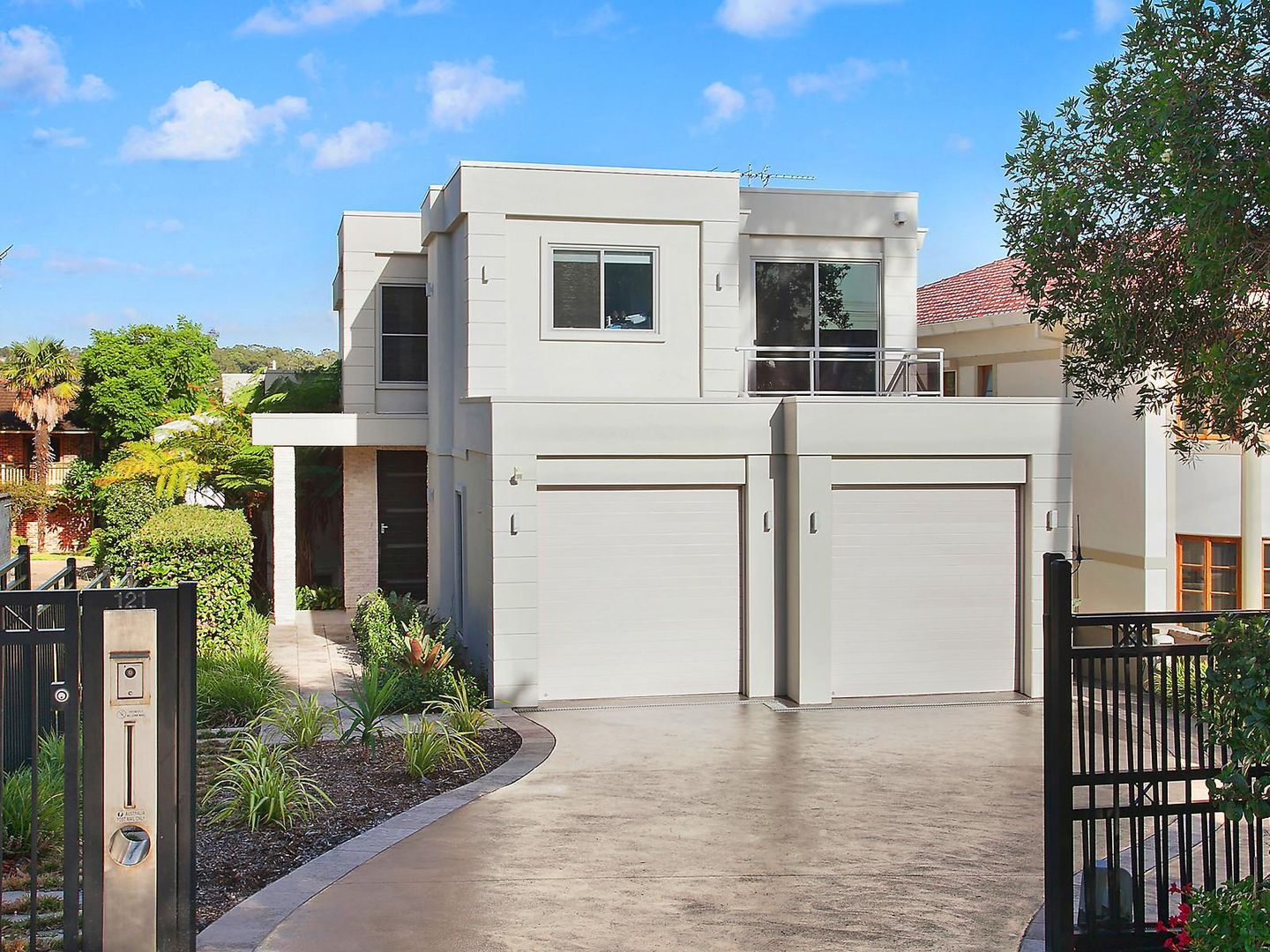 121 Kangaroo Point Road, Kangaroo Point Property History & Address