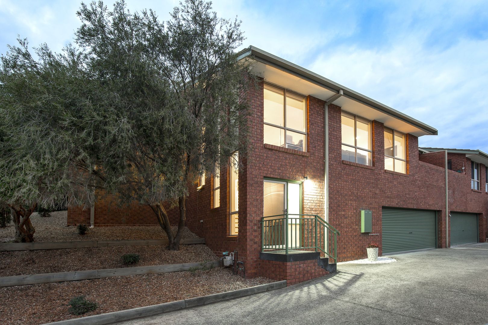 1/4 Weyburn Place, Avondale Heights VIC 3034, Image 1