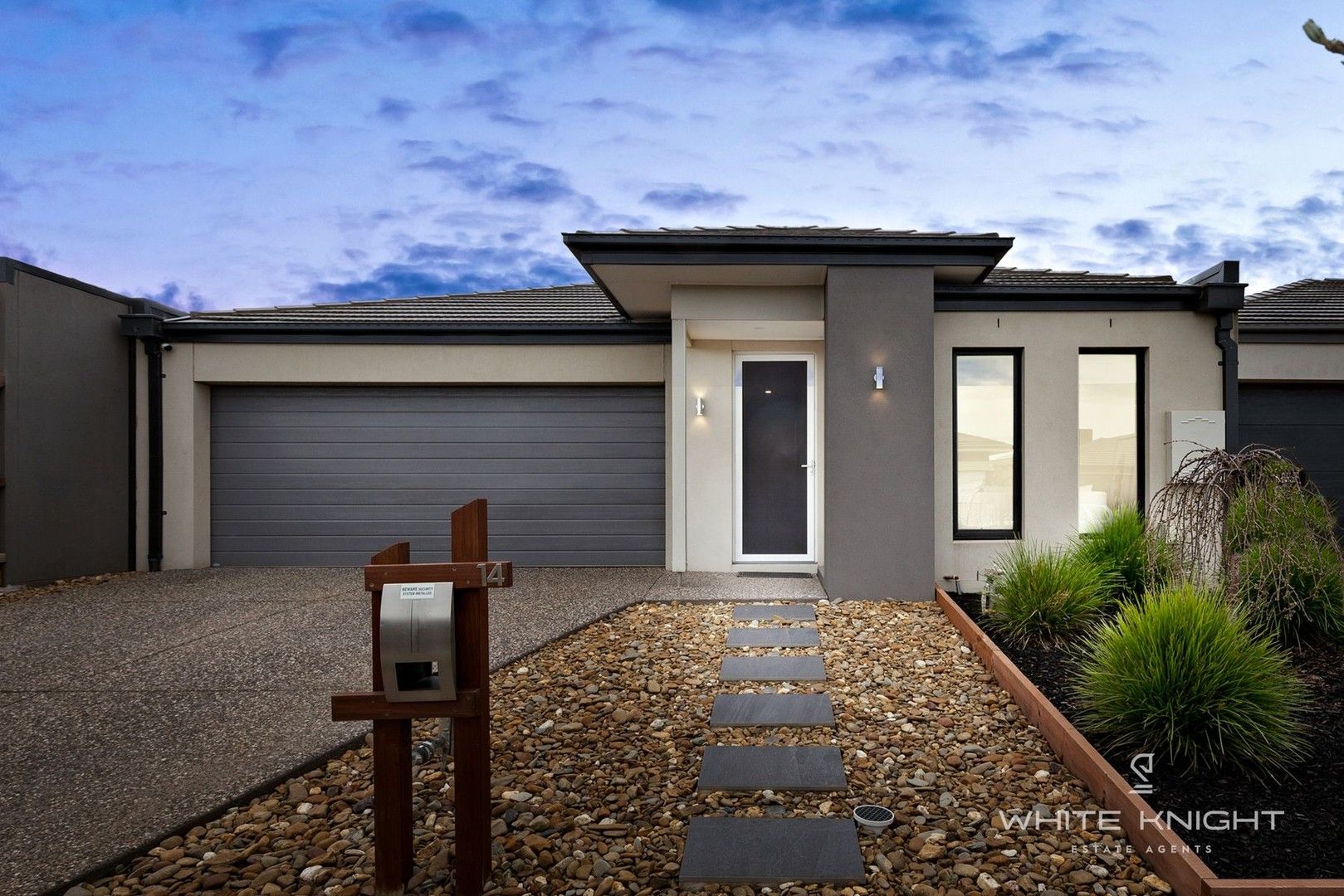 4 bedrooms House in 14 Eaglecrest Avenue FRASER RISE VIC, 3336