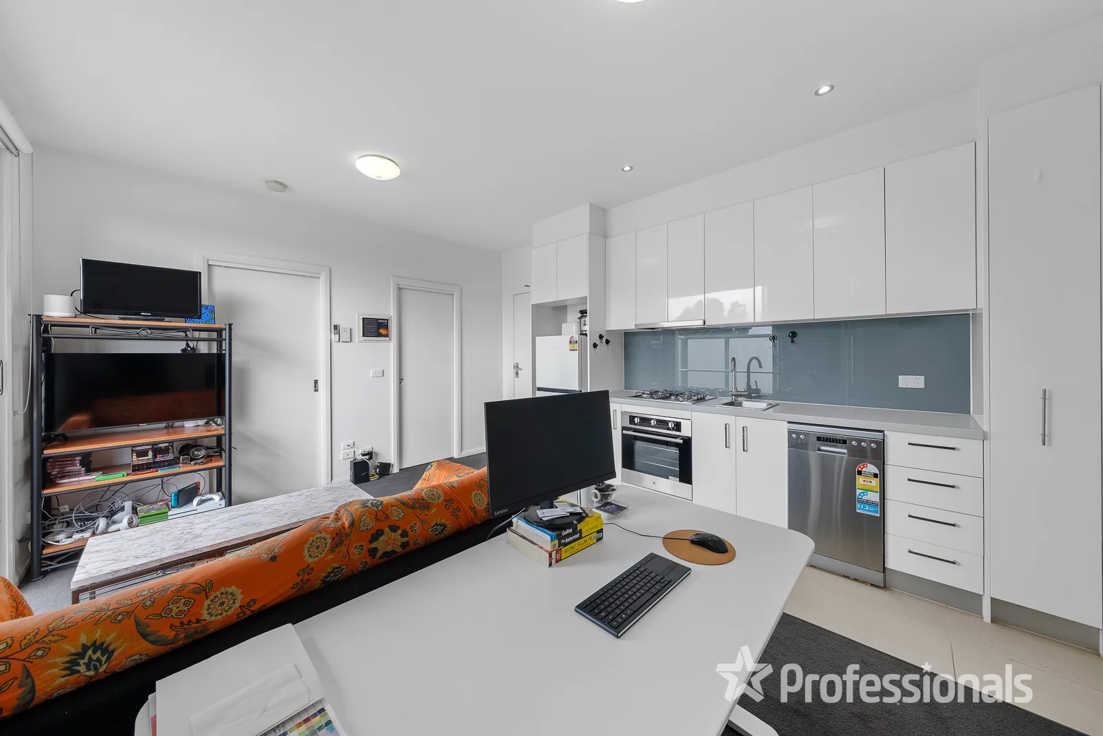 Additional image 3 of 9/2 Middleborough Road, Burwood East VIC 3151