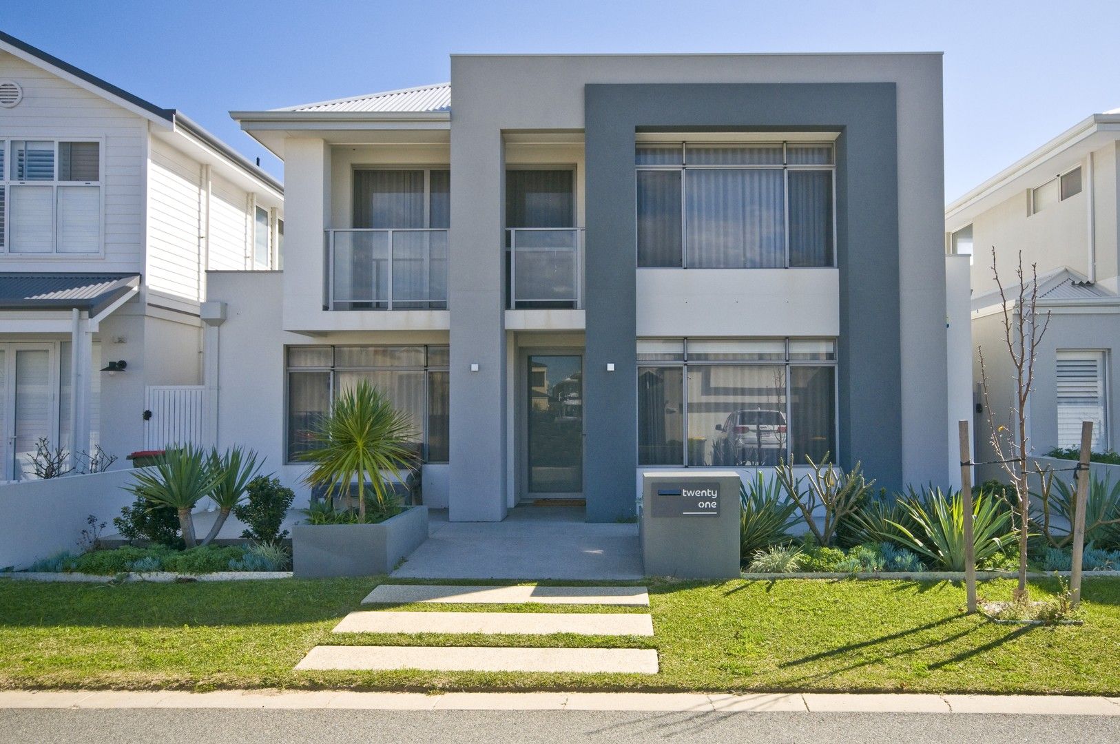 4 bedrooms House in 21 Tuttlebee Terrace MOSMAN PARK WA, 6012