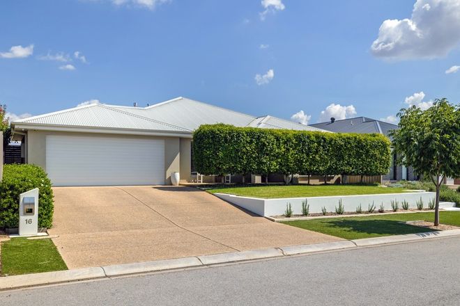 Picture of 16 Goldstein Crescent, LLOYD NSW 2650