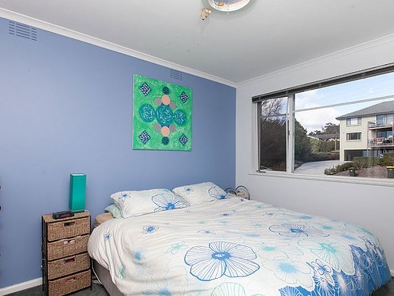 2/4 Nuyts Street, RED HILL ACT 2603, Image 2