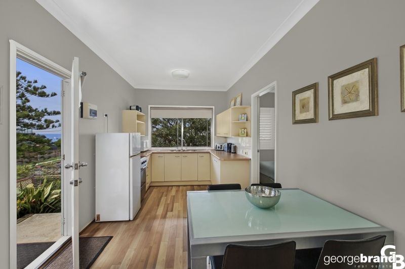 2/102 Copacabana Drive, Copacabana NSW 2251, Image 2