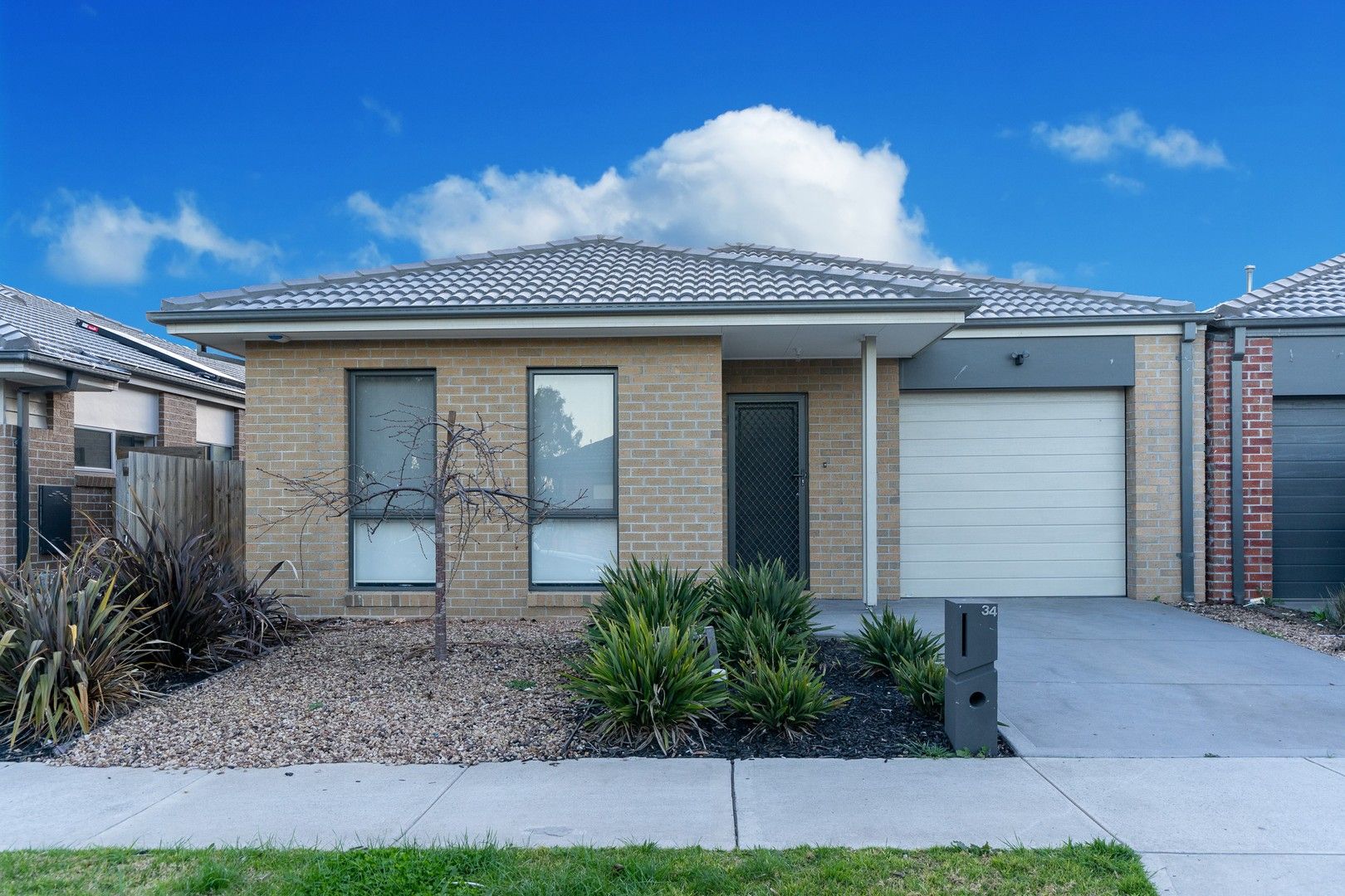 4 bedrooms House in 34 Leandon Avenue WOLLERT VIC, 3750
