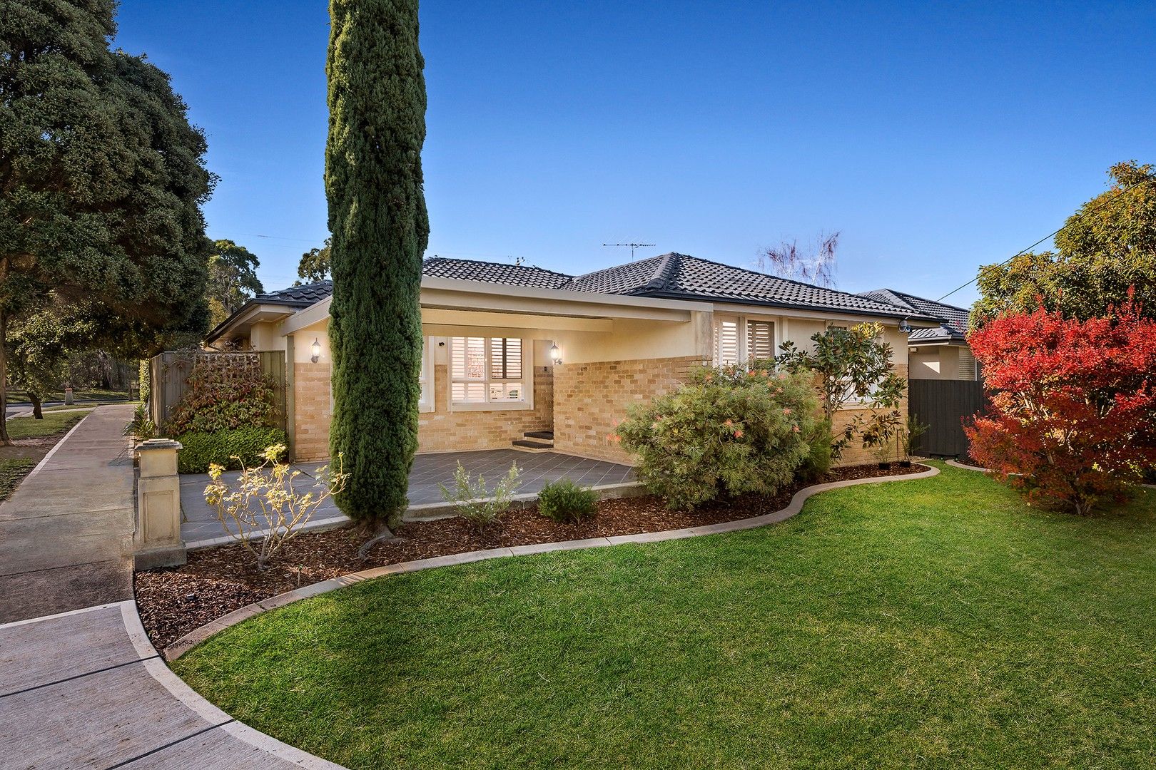 32 Dunvegan Crescent, Macleod VIC 3085, Image 0