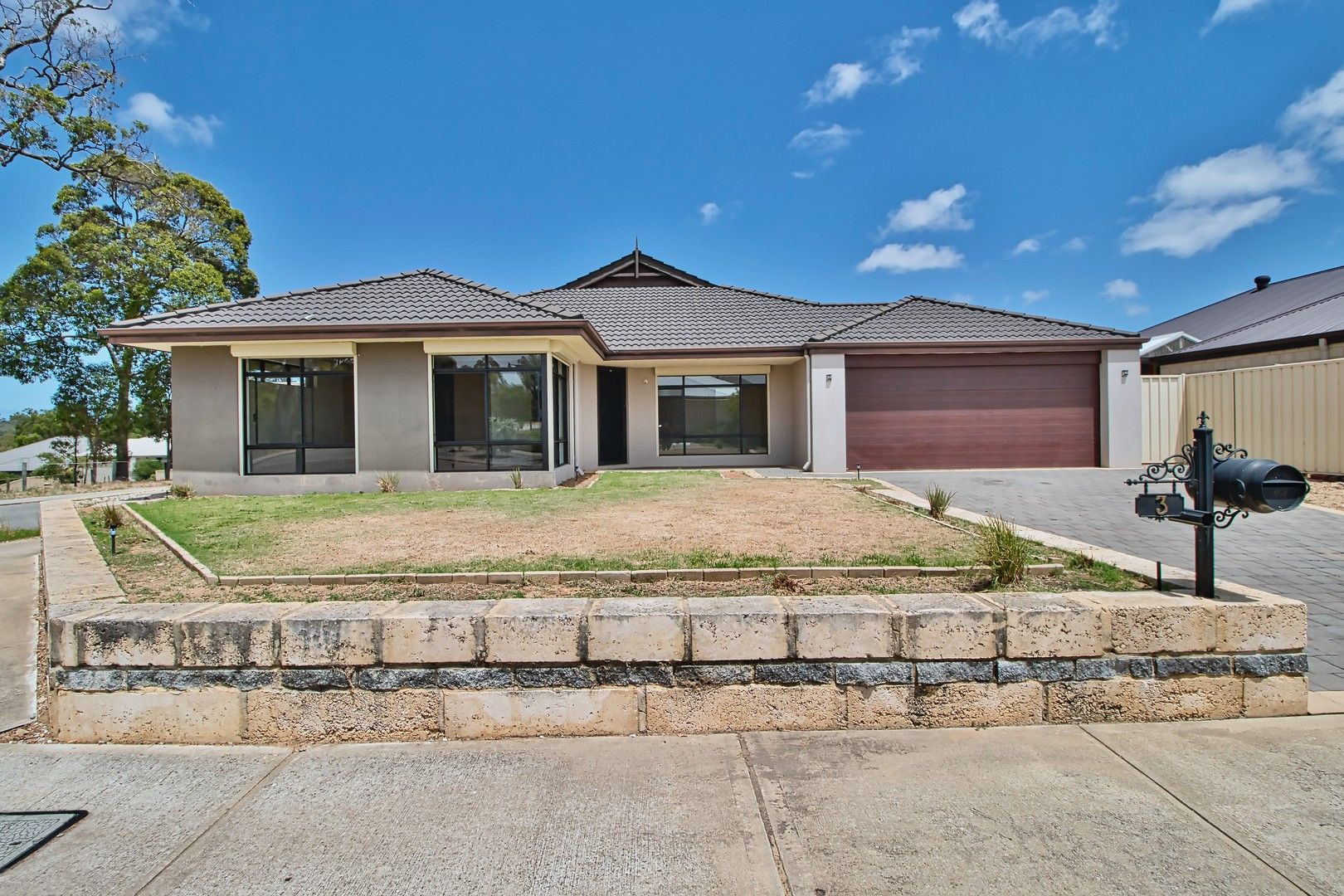4 bedrooms House in 3 Remembrance Drive BALDIVIS WA, 6171