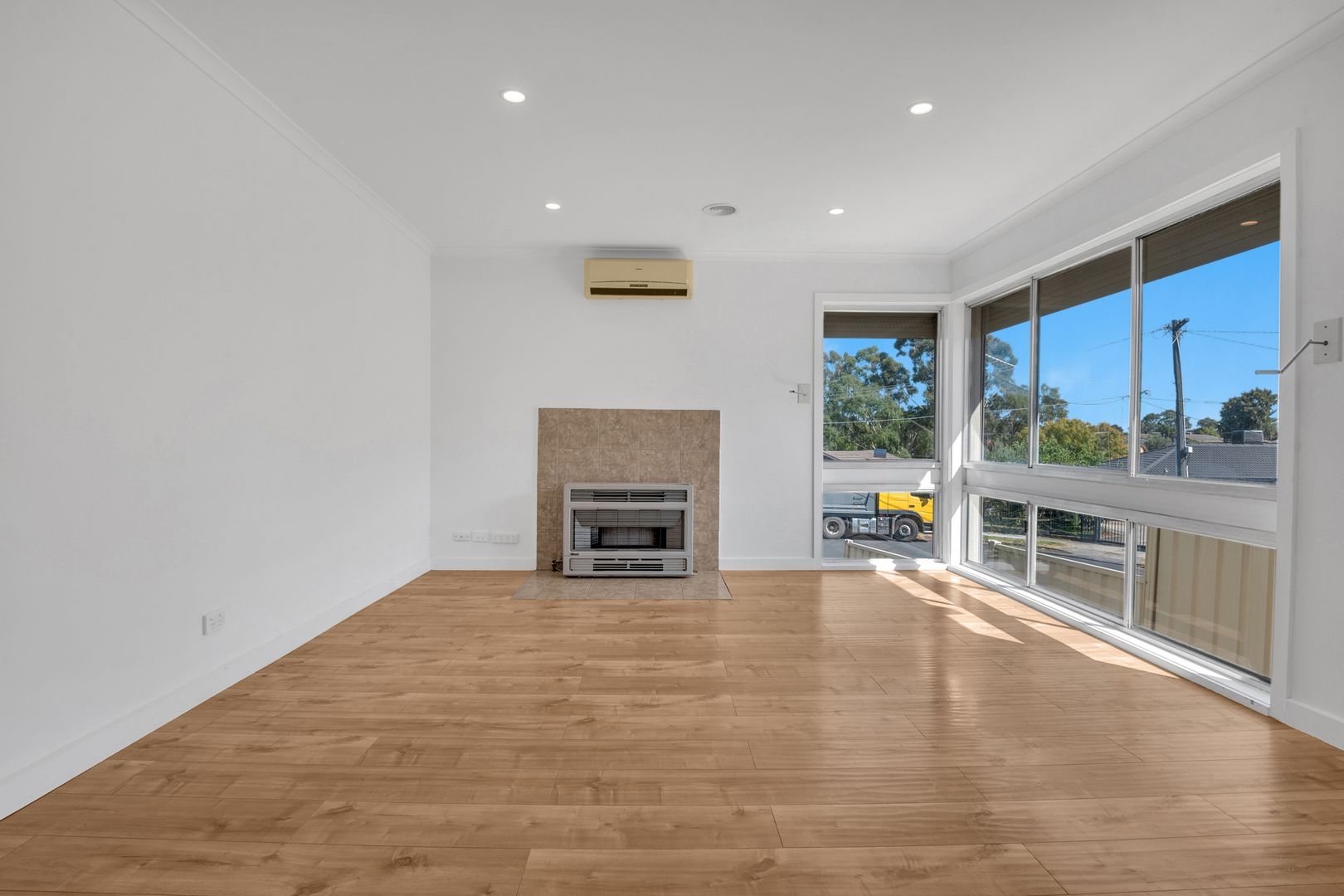 10 Lubeck Court, Meadow Heights VIC 3048, Image 1