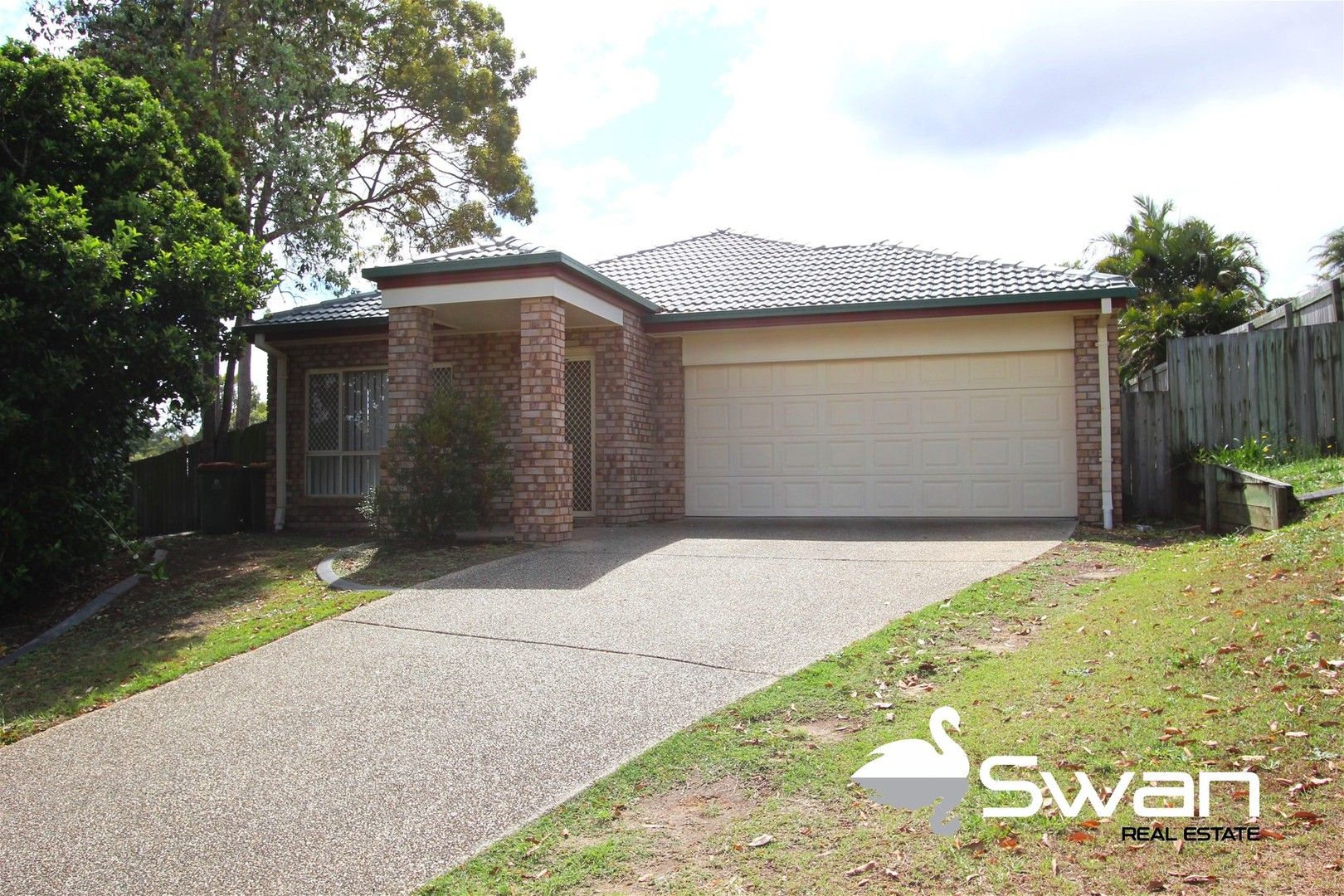 4 bedrooms House in 8 Daylilly Place SPRINGFIELD LAKES QLD, 4300