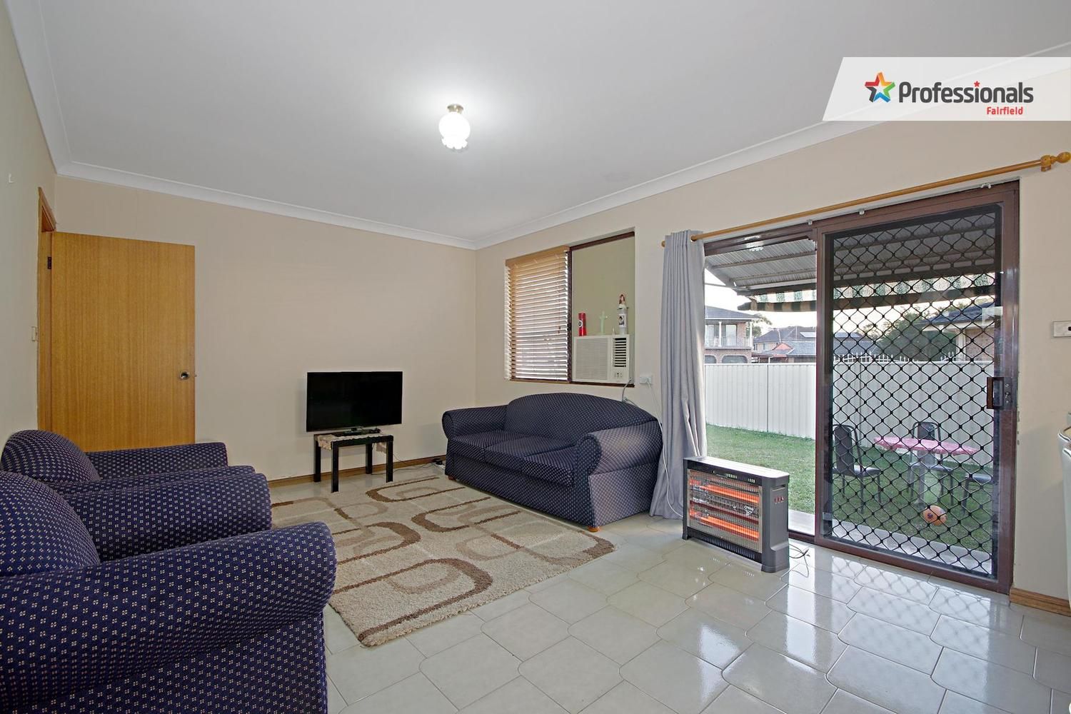 3 Hirst Place, Fairfield West NSW 2165, Image 2
