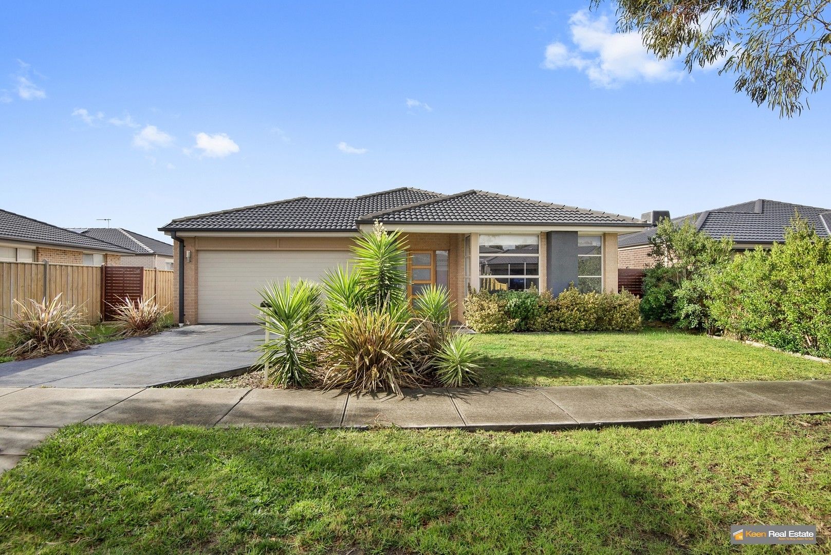 18 Dalton Way, Cranbourne East VIC 3977, Image 0