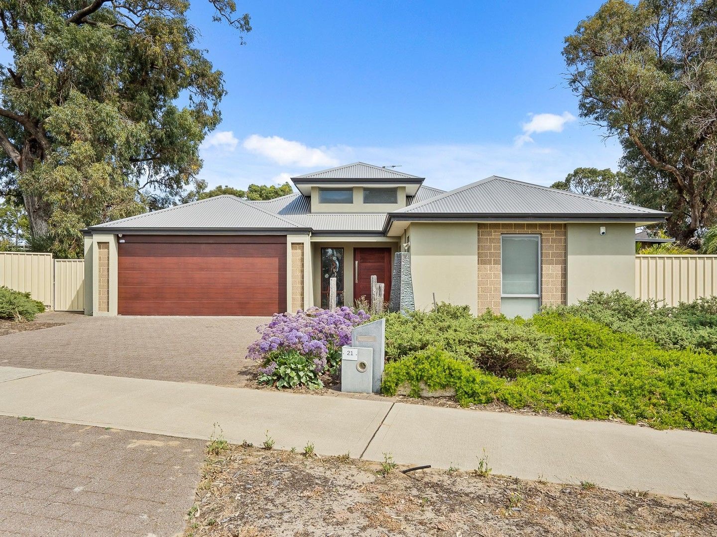 21 Indoon Way, Lakelands WA 6180, Image 0