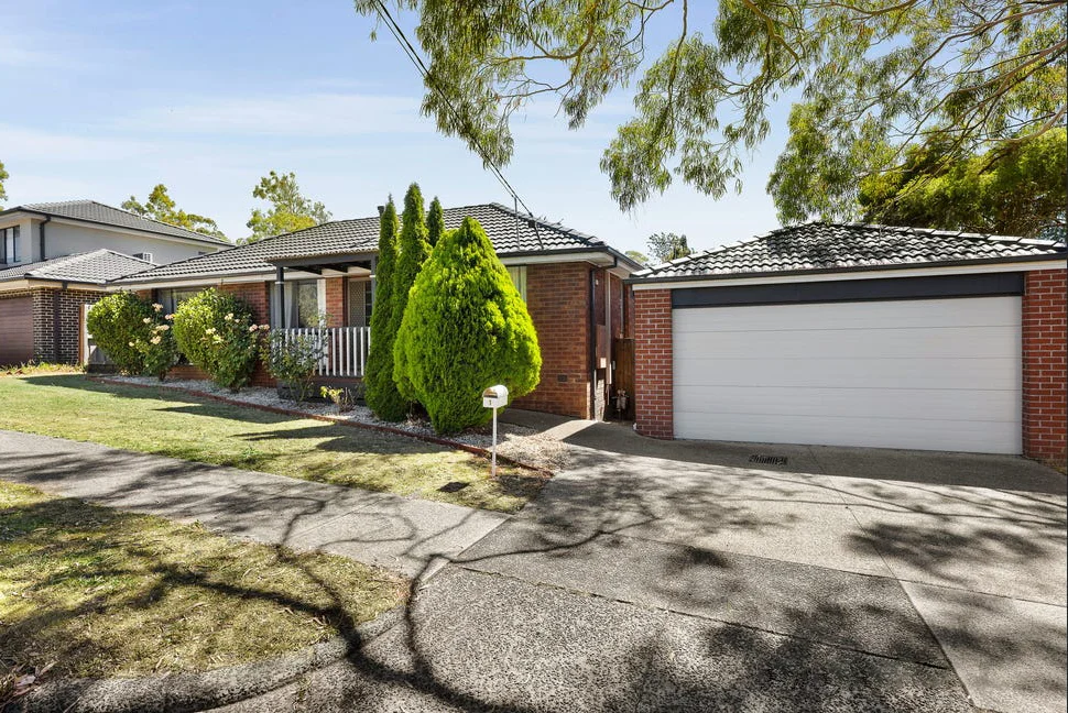1 Grandvalley Dr, Chirnside Park VIC 3116