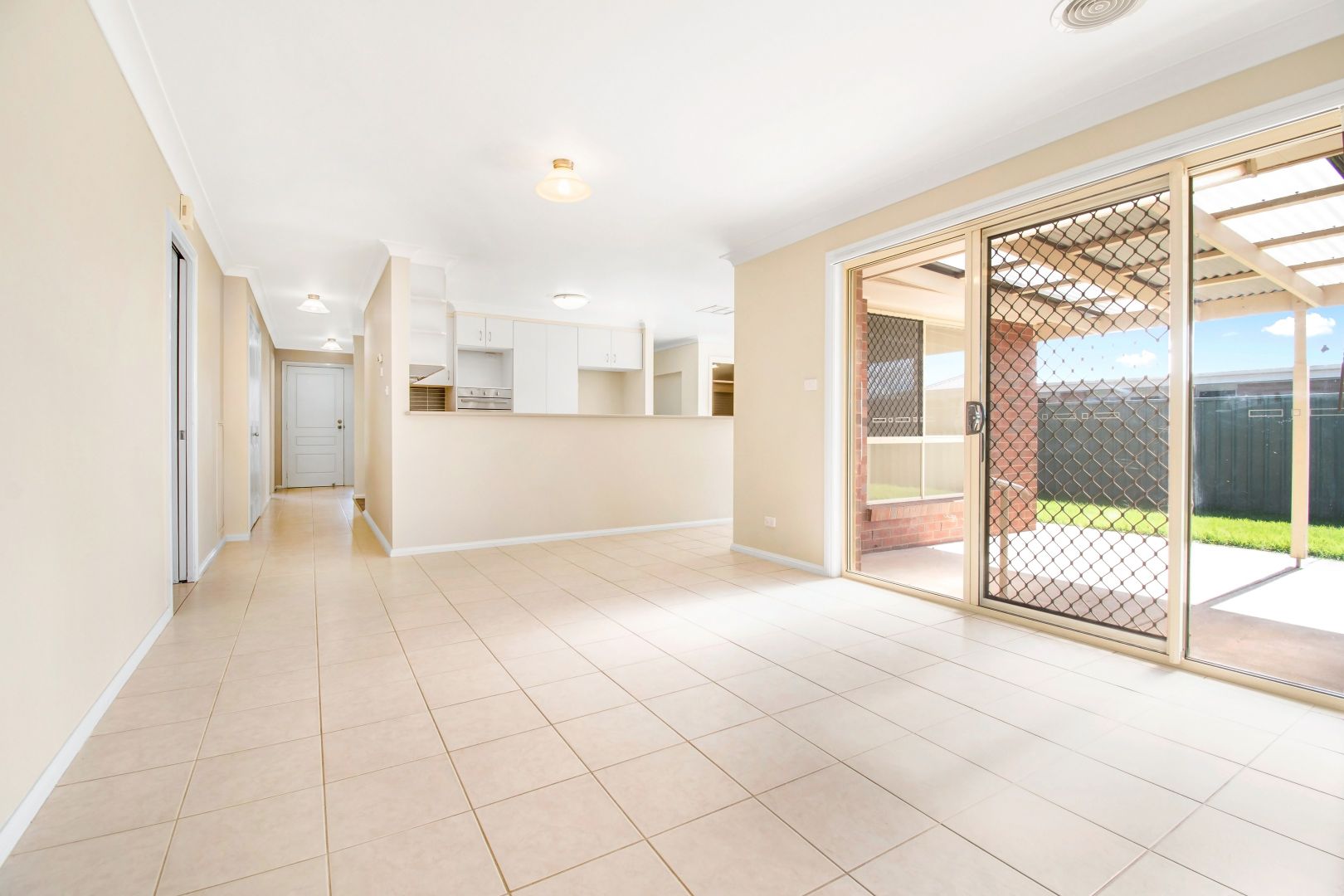 11 Melaleuca Drive, Forest Hill NSW 2651, Image 2