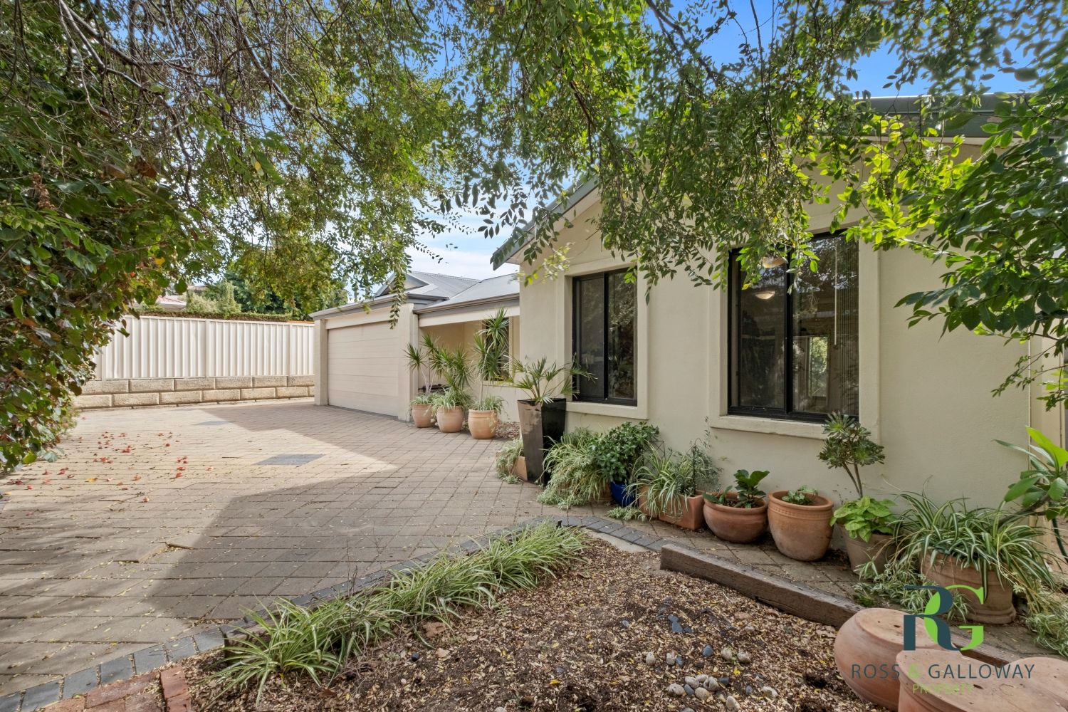 4 bedrooms House in 11A Young Street MELVILLE WA, 6156