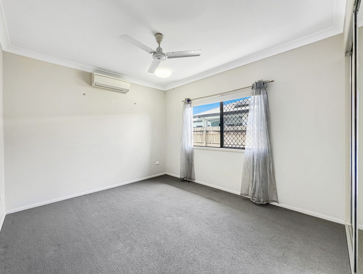 4 bedrooms House in 9 Twinview Terrace IDALIA QLD, 4811